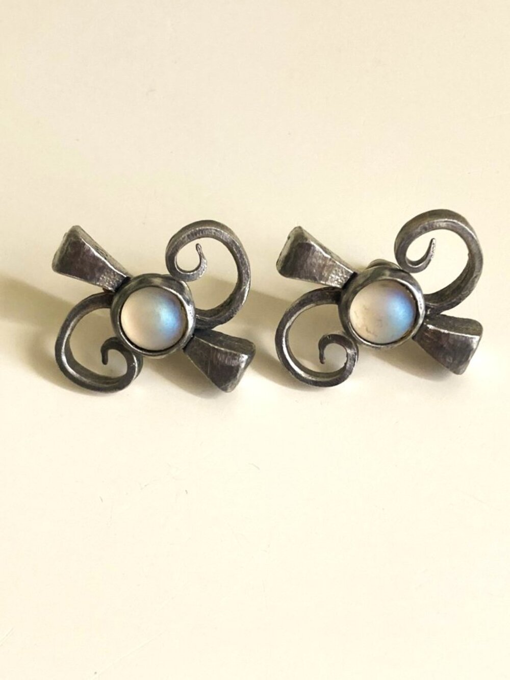 Lively brutalist post earrings signed Patricia David